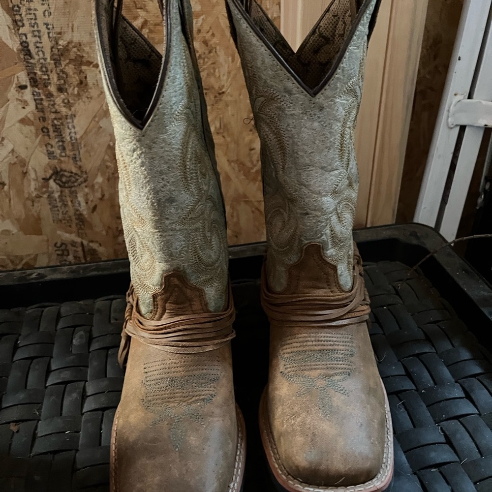 Laredo Women's Leather Boots in Brown